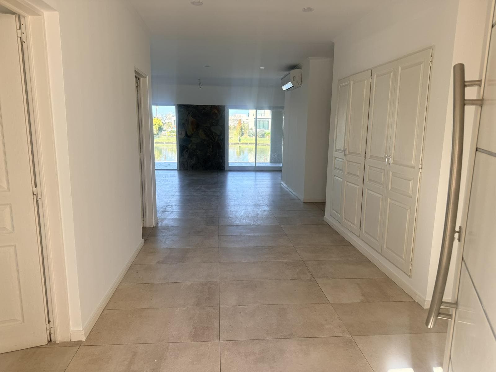 4-room house plus outbuildings in Puertos del Lago