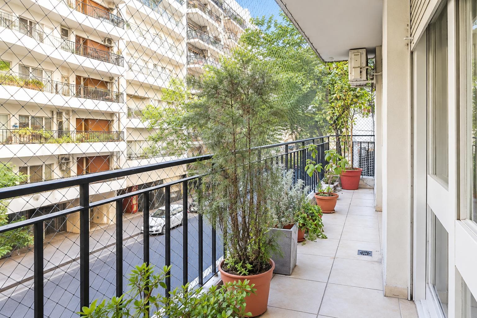 4-ROOM APARTMENT FOR RENT WITH MAID'S QUARTERS AND BALCONY. RENOVATED – VIDT AND AV. SANTA FE – PALERMO