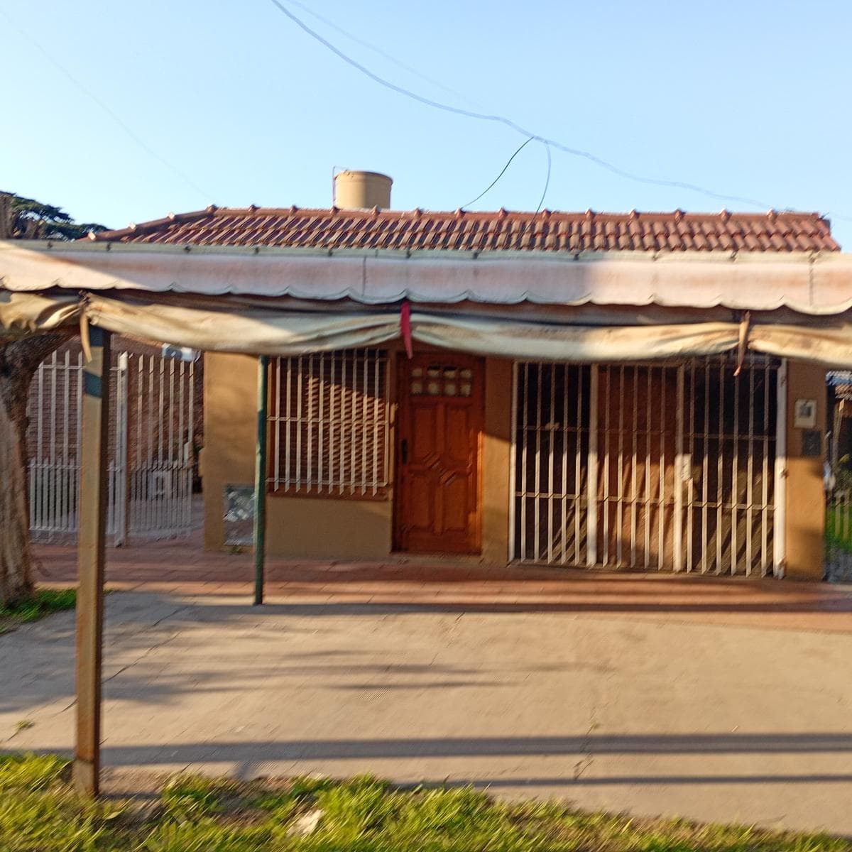 Casa 2 Amb. Local | Cochera p/ 3 Autos y Jardín-Apto Credito-Quilmes Oeste