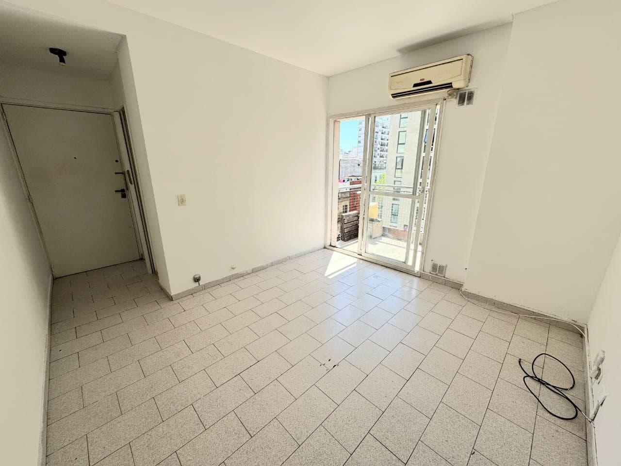 2-ROOM APARTMENT FOR RENT IN SAN TELMO WITH A FRONT BALCONY, OPEN VIEWS, AND PLENTY OF NATURAL LIGHT