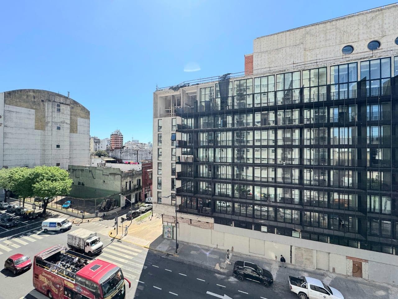 2-ROOM APARTMENT FOR RENT IN SAN TELMO WITH A FRONT BALCONY, OPEN VIEWS, AND PLENTY OF NATURAL LIGHT
