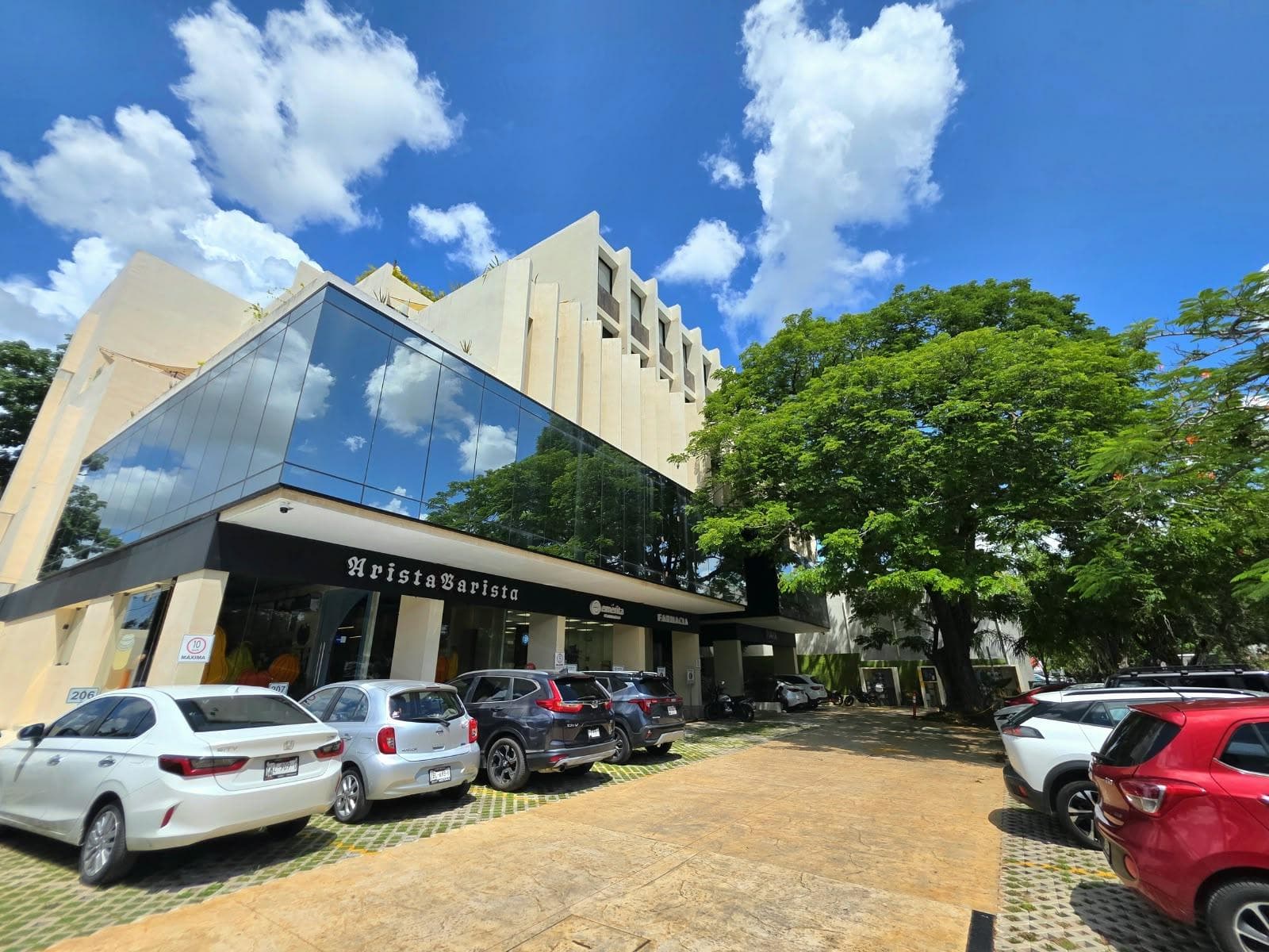 53 m² office or clinic space for rent in Mérida, in the Colonia México neighborhood.