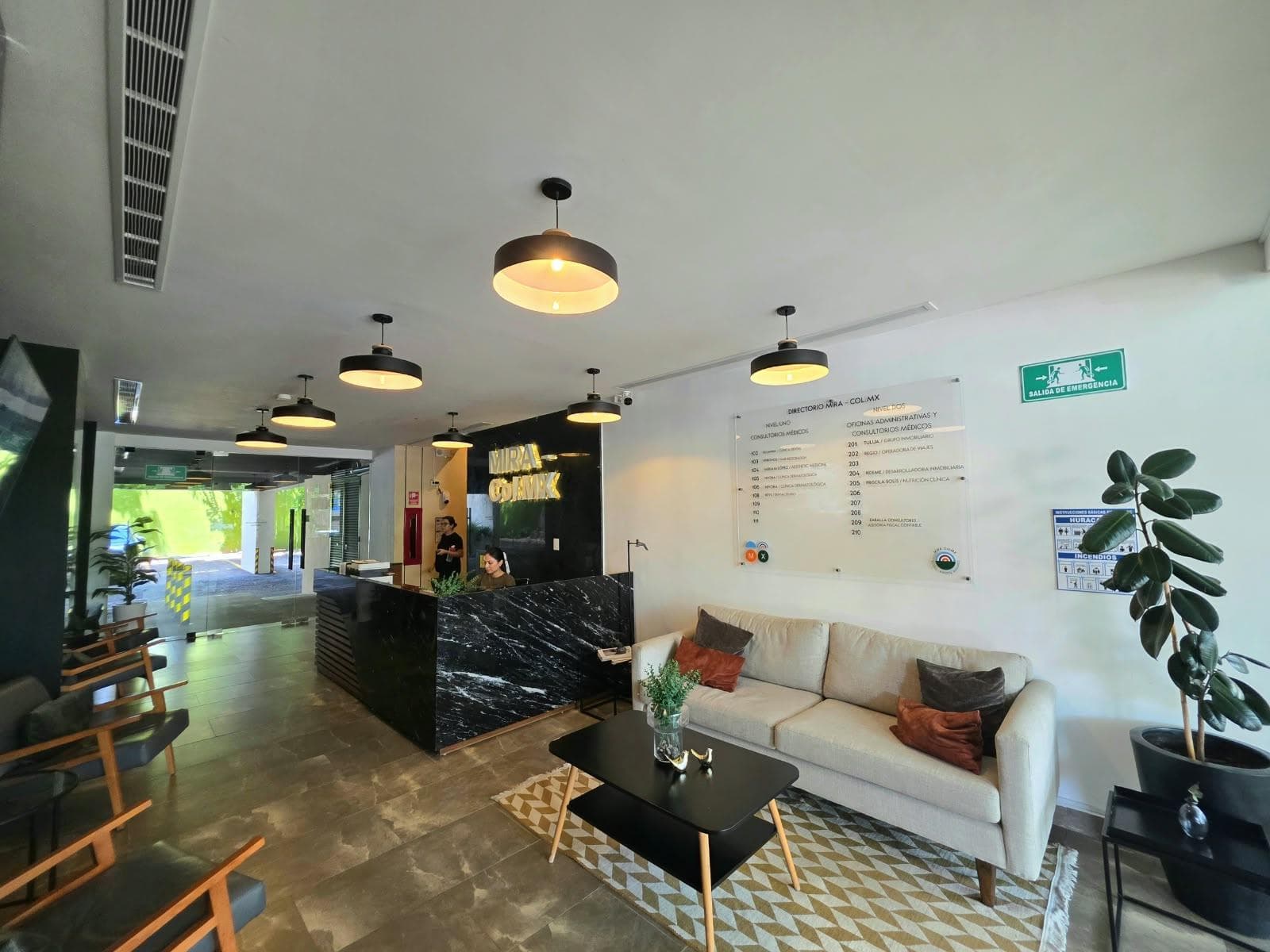 53 m² office or clinic space for rent in Mérida, in the Colonia México neighborhood.