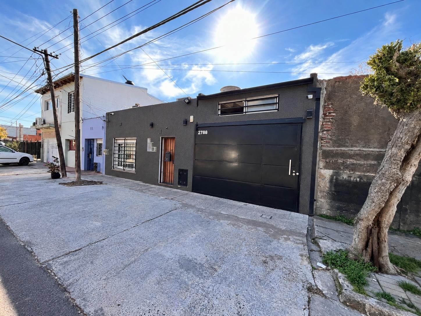 3-BEDROOM HOUSE FOR SALE WITH GARAGES IN BERAZATEGUI—ELIGIBLE FOR A LOAN