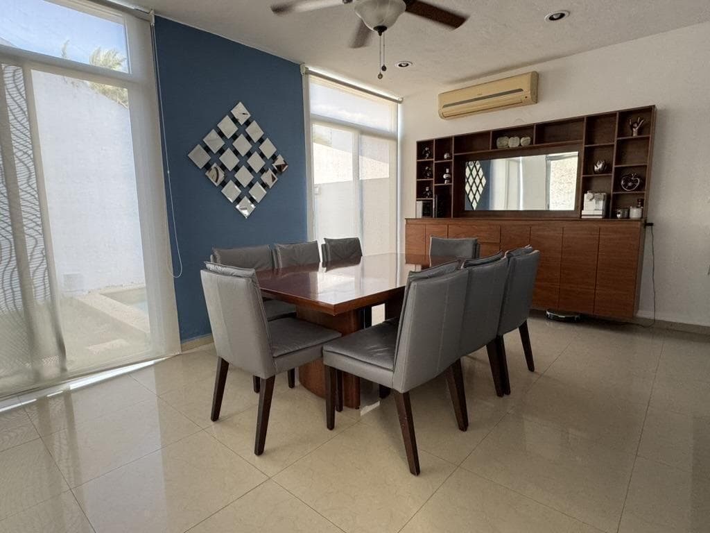 Casa en venta en Santa Gertrudis Copo, Merida ESQUINA SEMIEQUIPADA