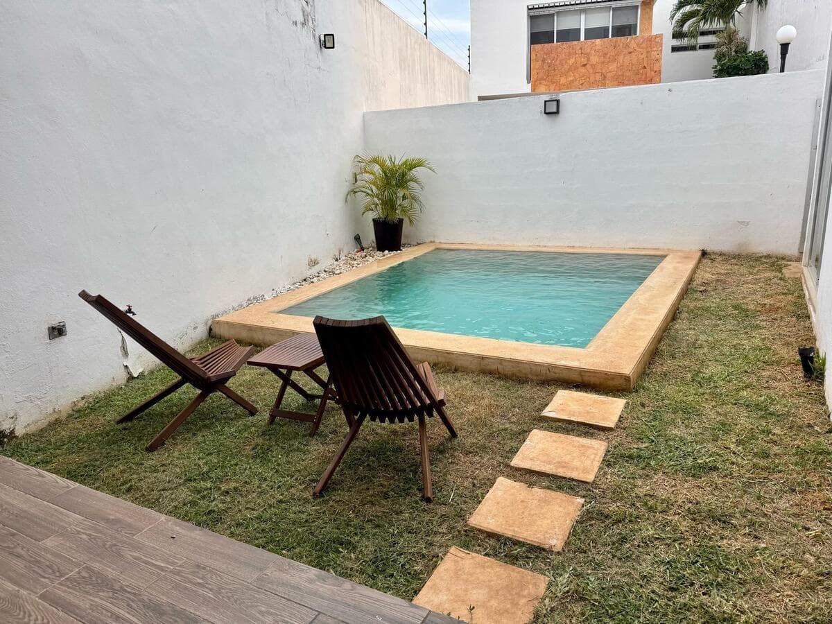 Casa en venta en Santa Gertrudis Copo, Merida ESQUINA SEMIEQUIPADA