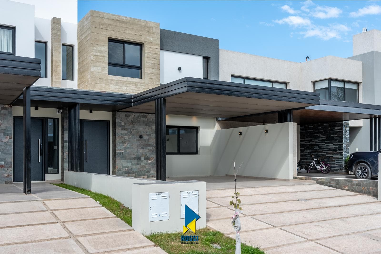 BRAND-NEW, HIGH-END 3-BEDROOM DUPLEX FOR RENT IN PRADOS DE MANANTIALES