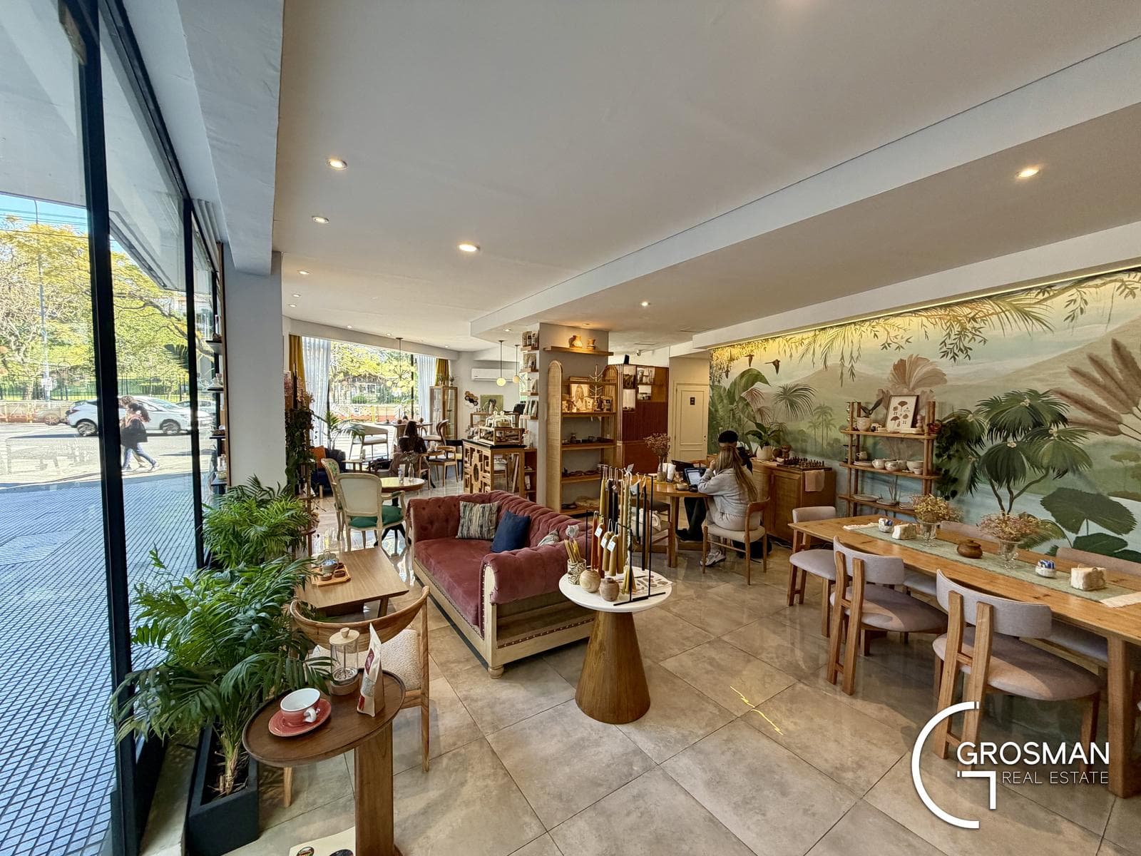 CORNER COMMERCIAL SPACE FOR RENT - SUITABLE FOR A RESTAURANT IN PALERMO, LAS CAÑITAS - 221 MTS