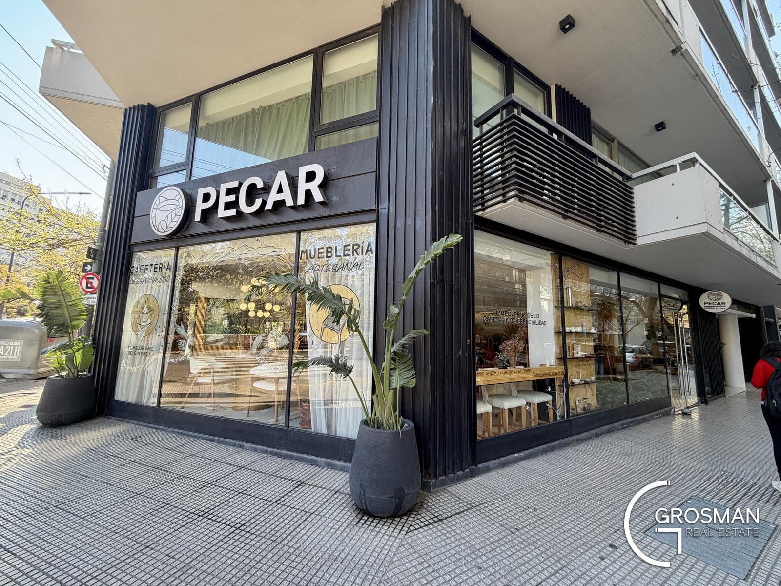 CORNER COMMERCIAL SPACE FOR RENT - SUITABLE FOR A RESTAURANT IN PALERMO, LAS CAÑITAS - 221 MTS