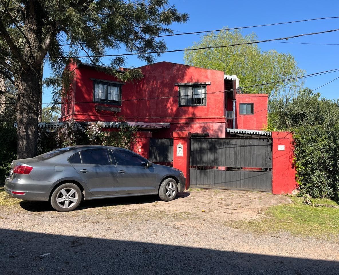 House for summer rental in Bella Vista: December, January, February.