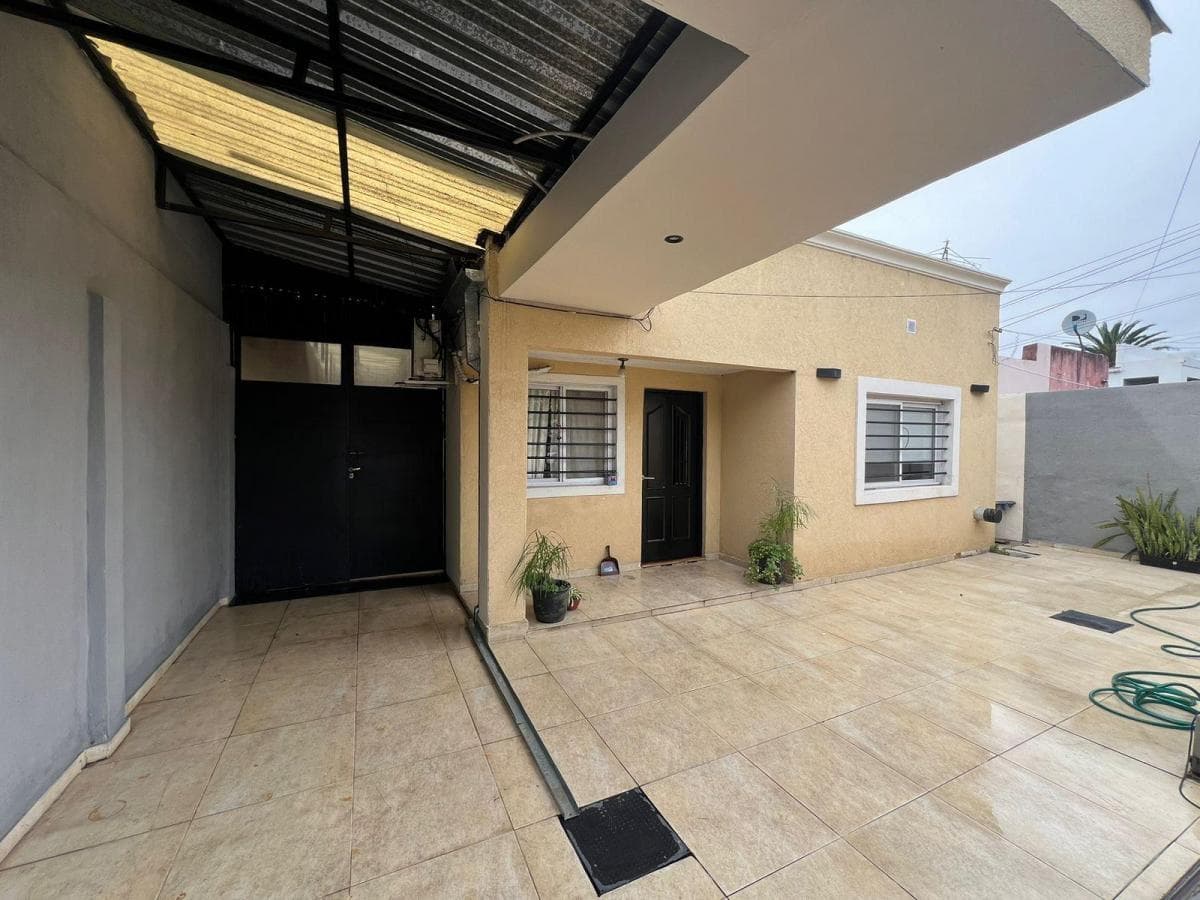 Casa C/Cochera Jardín Refaccionada en Rincon de Milberg