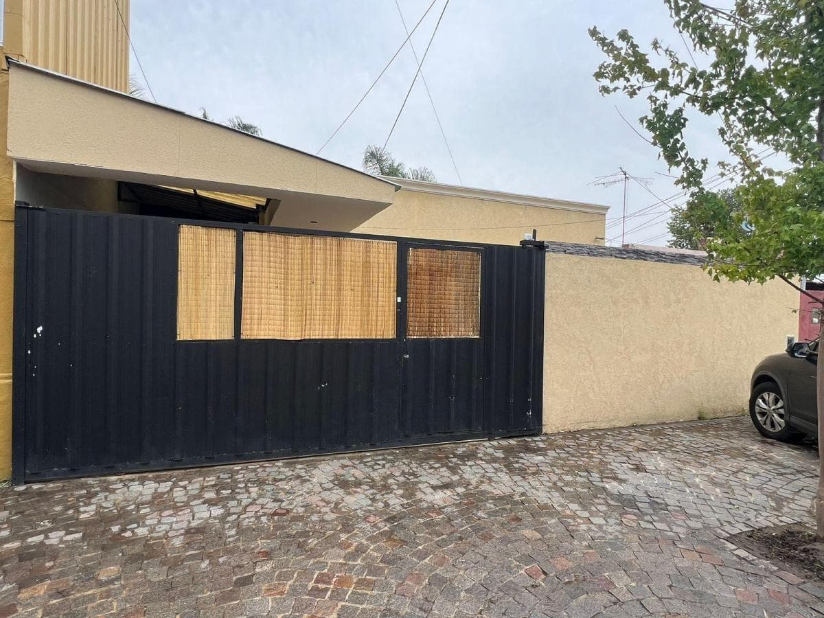 Casa C/Cochera Jardín Refaccionada en Rincon de Milberg