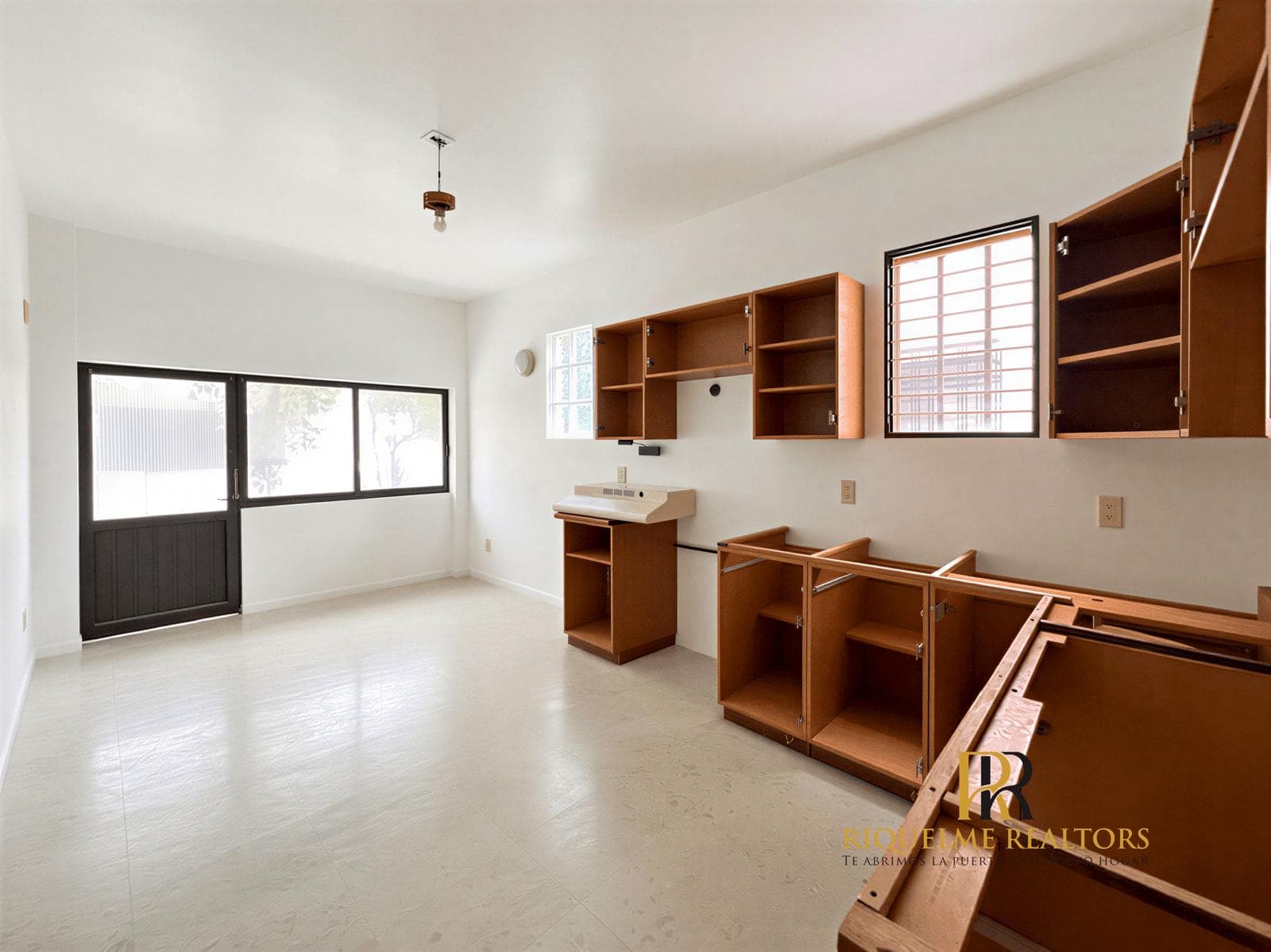 HOUSE FOR RENT IN A CONDOMINIUM WITH A TERRACE IN POLANCO
