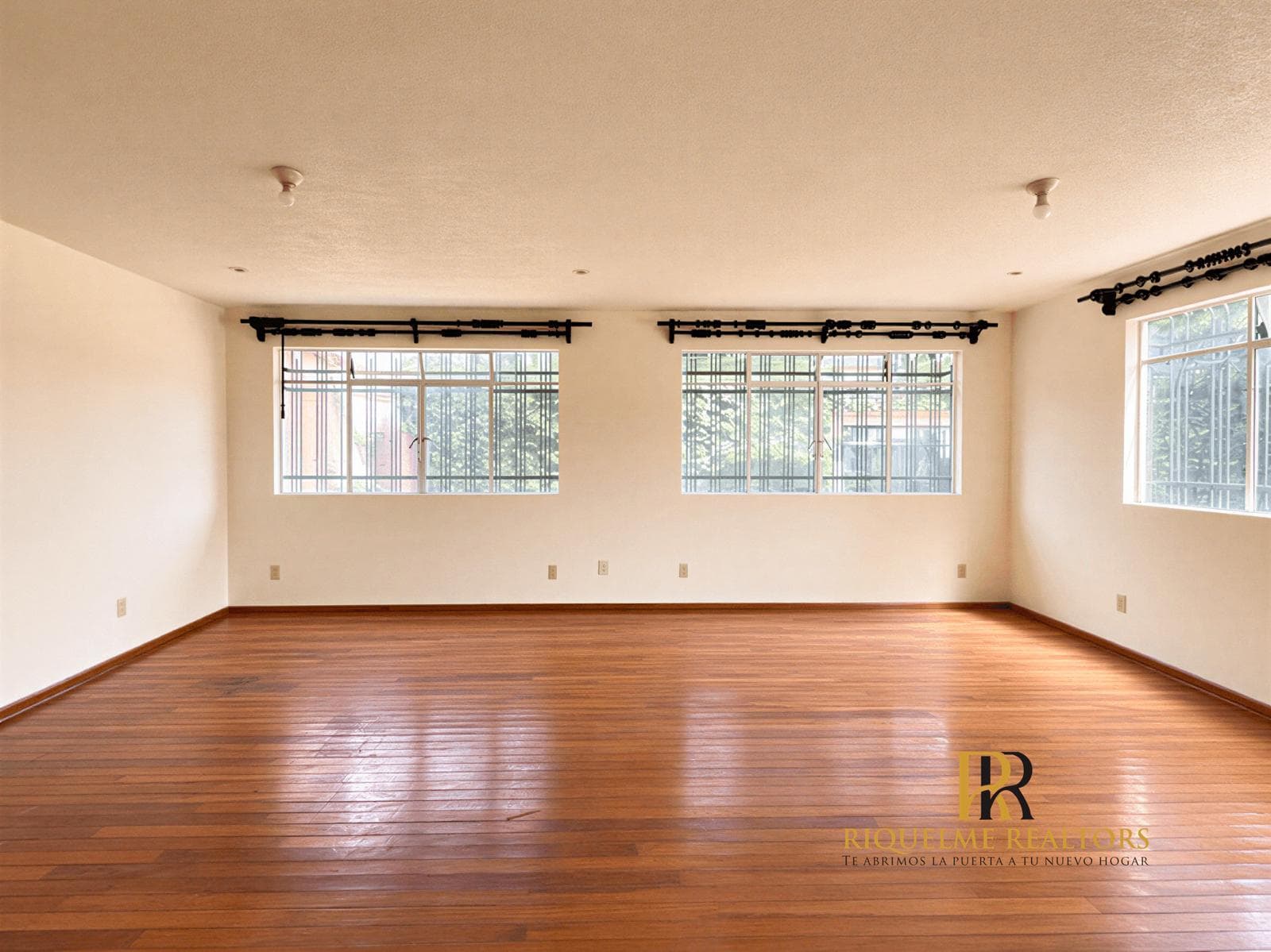 HOUSE FOR RENT IN A CONDOMINIUM WITH A TERRACE IN POLANCO