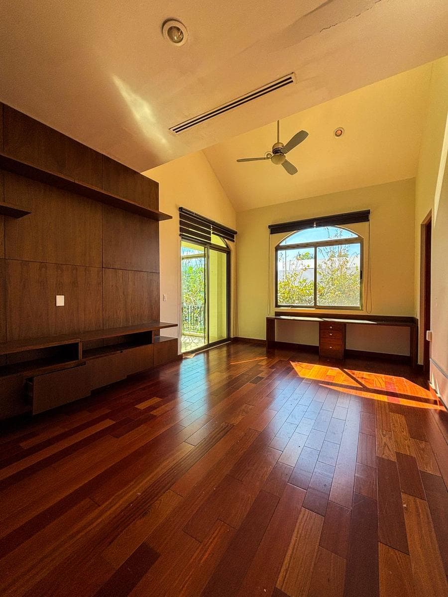 HOUSE FOR RENT IN VILLA MAGNA RESIDENTIAL COMPLEX, AT THE CORNER OF AV COLOSIO AND AV HUAYACAN, CANCUN