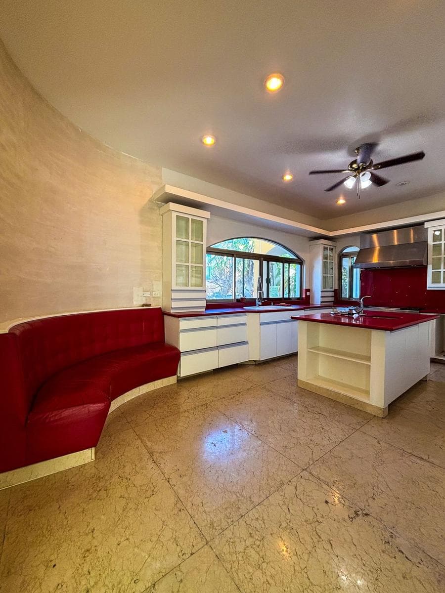 HOUSE FOR RENT IN VILLA MAGNA RESIDENTIAL COMPLEX, AT THE CORNER OF AV COLOSIO AND AV HUAYACAN, CANCUN