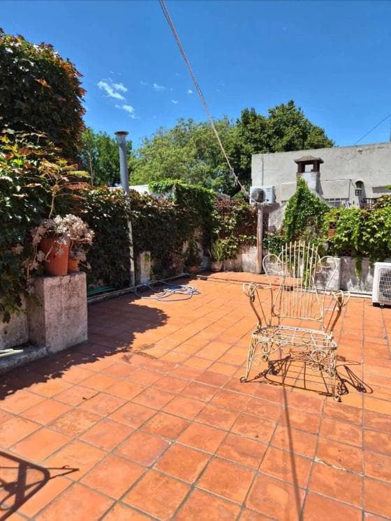 For Sale: 3-Bedroom House with Double Garage and Garden in Need of Renovation. Arroyito.