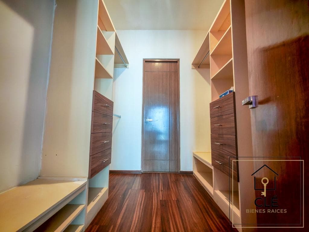 Av. Coyoacán, Col. Del Valle Sur. 100 m², 2 parking spaces, IN A GREAT LOCATION