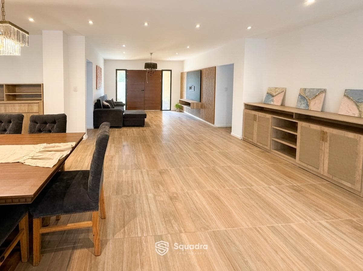 FOR SALE / TRADE - 3-bedroom house with a yard and pool. Coronel Domínguez, Santa Fe.