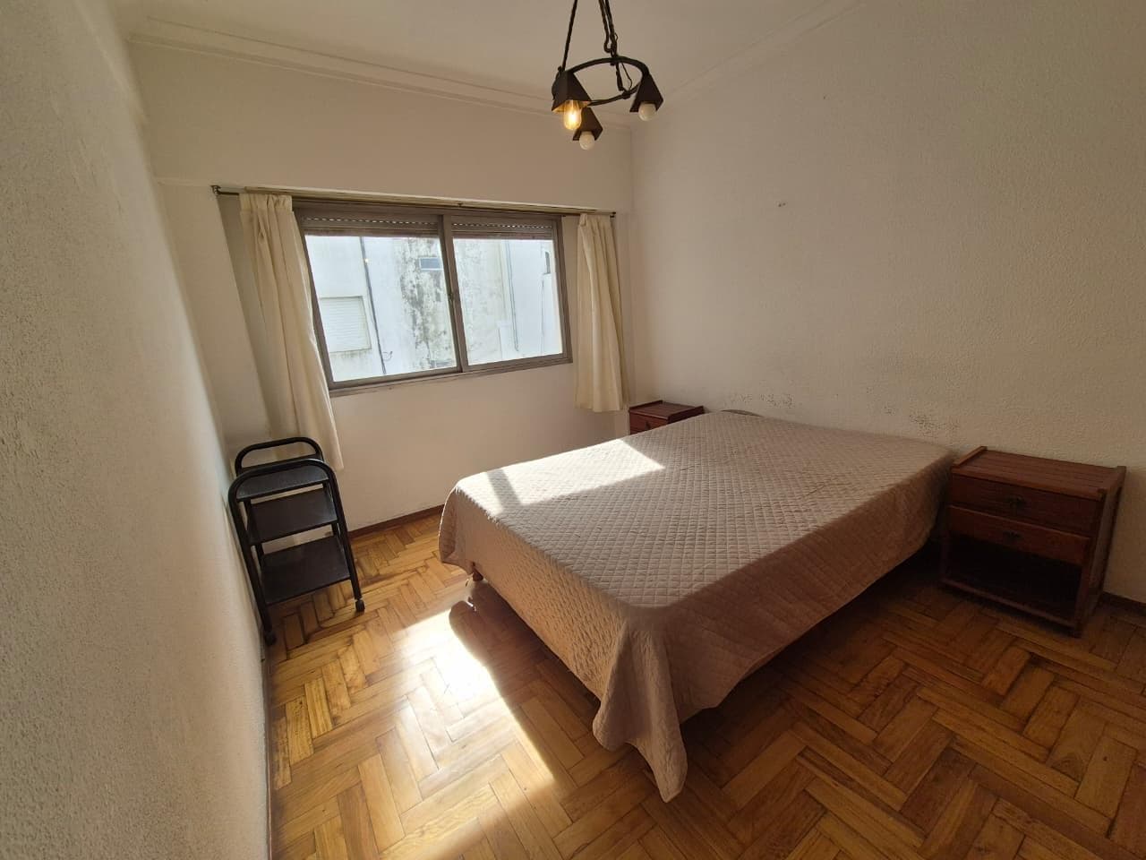 2-Room Street-Facing Apartment for Sale with a Balcony