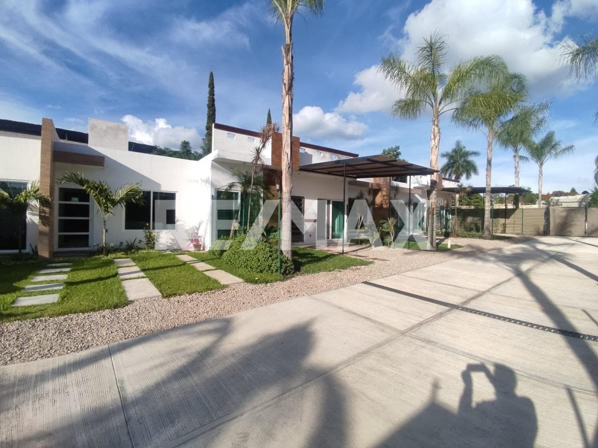House for Sale in Morelos, Otilio Montaño, Cuautla