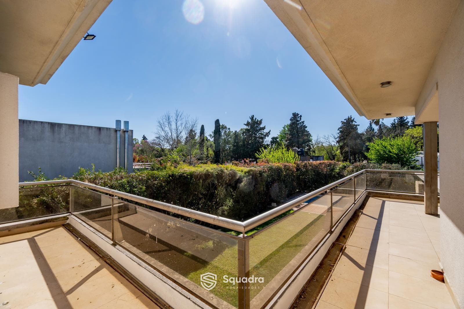 FOR SALE | TRADE - 4-bedroom house with pool, barbecue area, and garage - San Marino. QUALIFIES FOR A MORTGAGE.