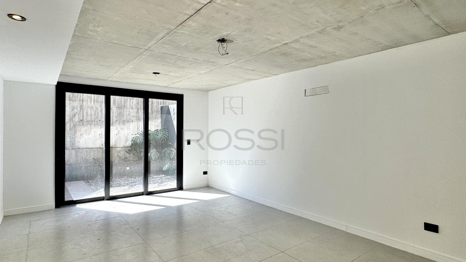 Brand-new studio apartment | Patio and grill | Amenities | Suitable for professionals | Leloir Park