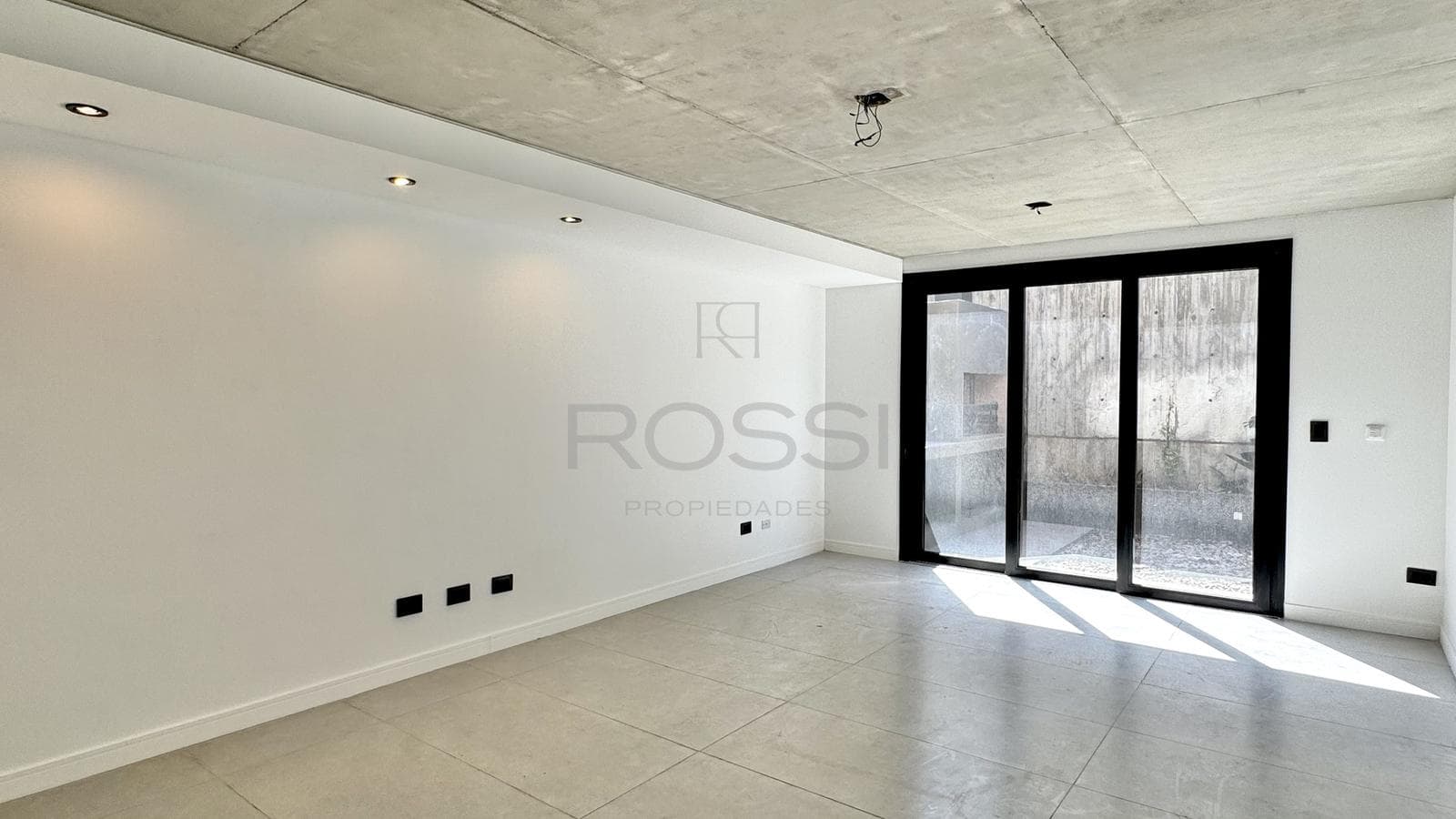Brand-new studio apartment | Patio and grill | Amenities | Suitable for professionals | Leloir Park