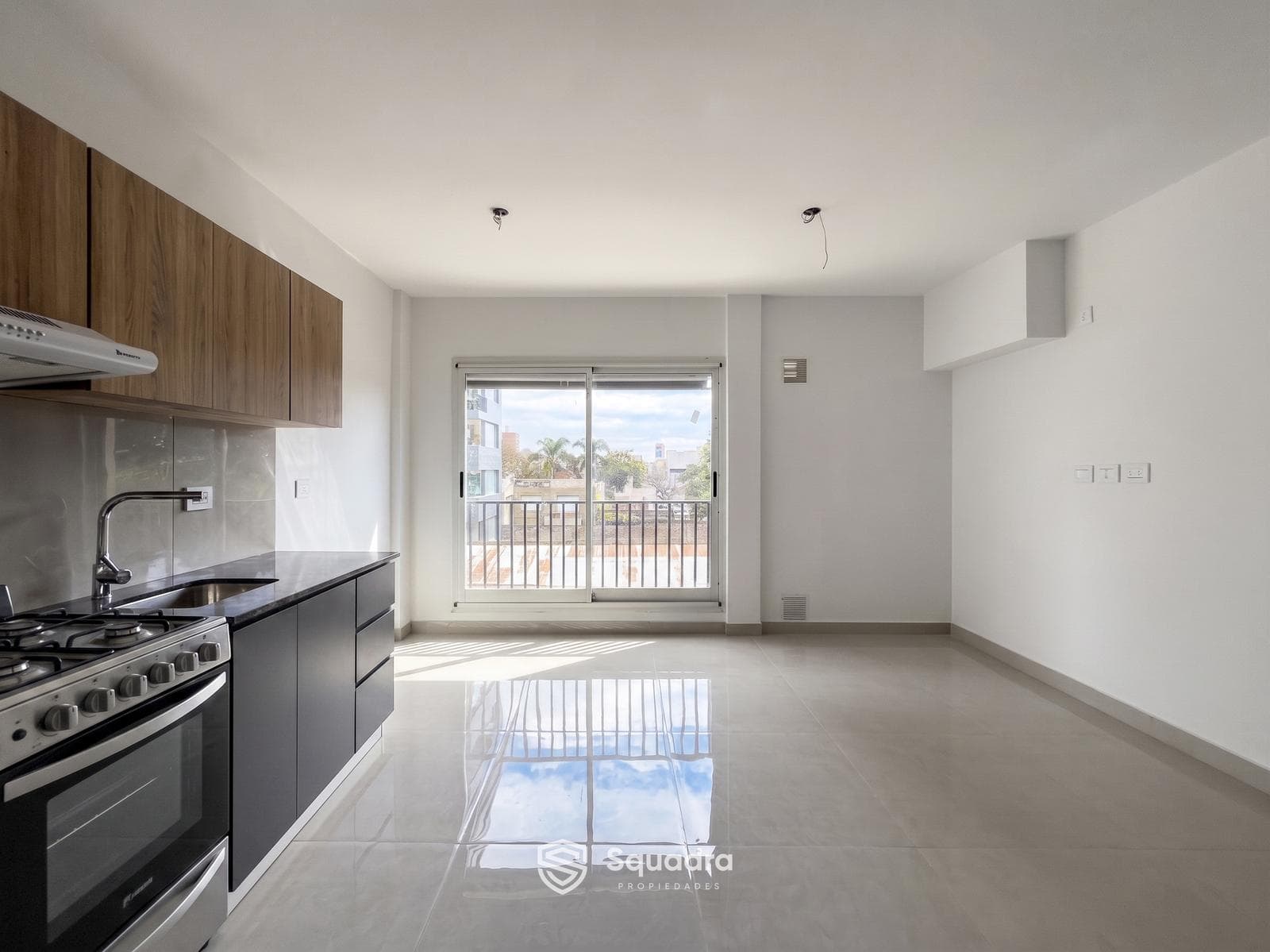 FOR SALE | FINANCING AVAILABLE - 2-bedroom, 2-bathroom duplex with a balcony. Brand-new - Luis Agote, Rosario.