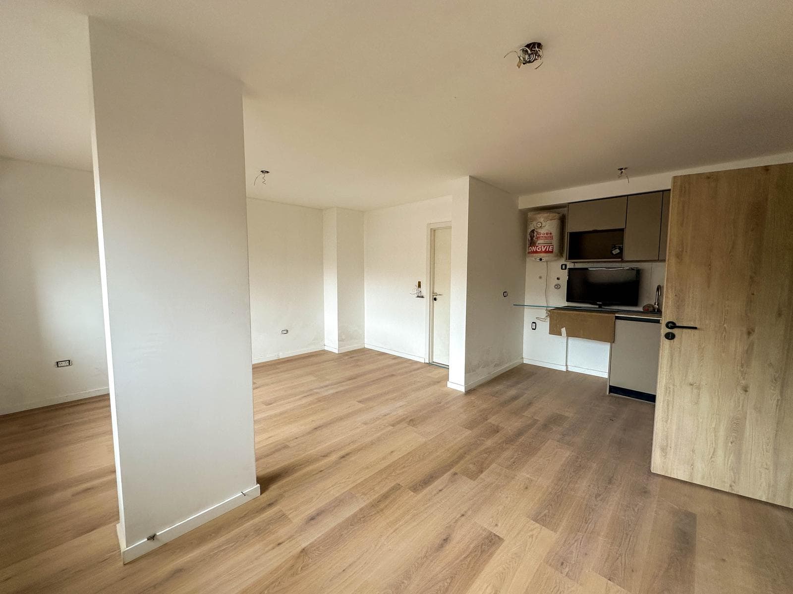 Loft-style apartment for sale (can be divided) in the riverfront area