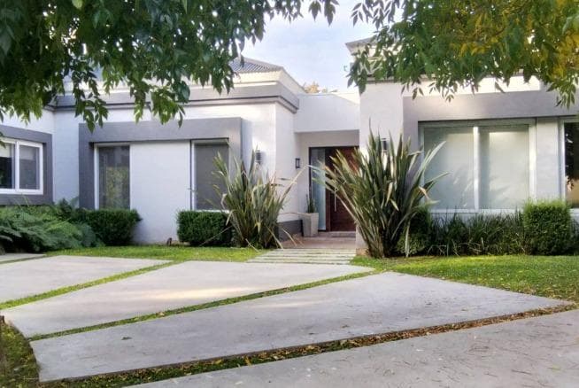 Residencia de Categoria en Barrio Los Puentes