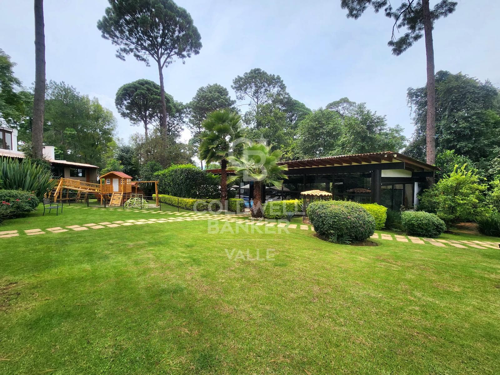 Exclusive Residence for Sale in Avándaro | 2 Houses, Pool, and Extensive Amenities