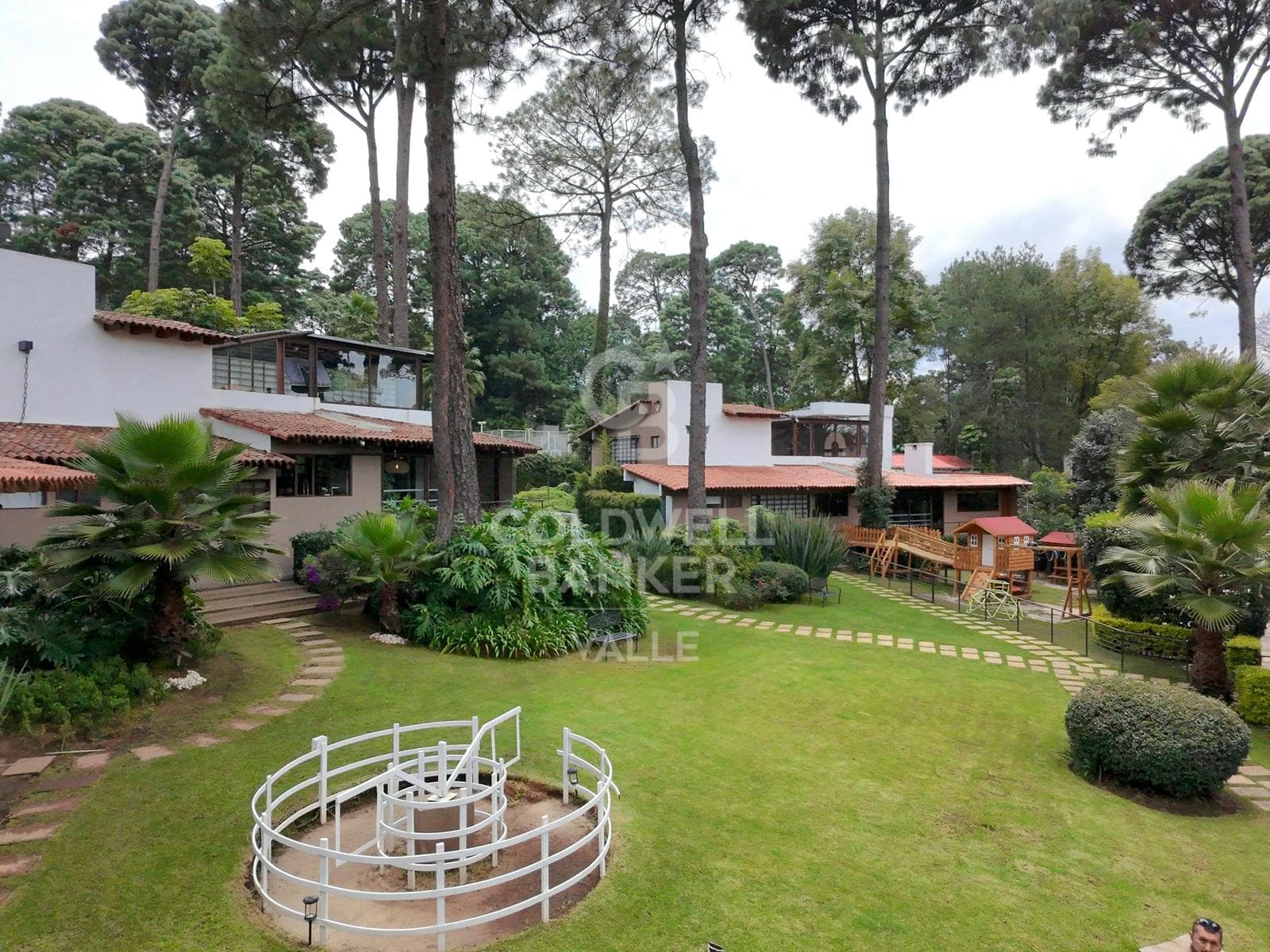 Exclusive Residence for Sale in Avándaro | 2 Houses, Pool, and Extensive Amenities