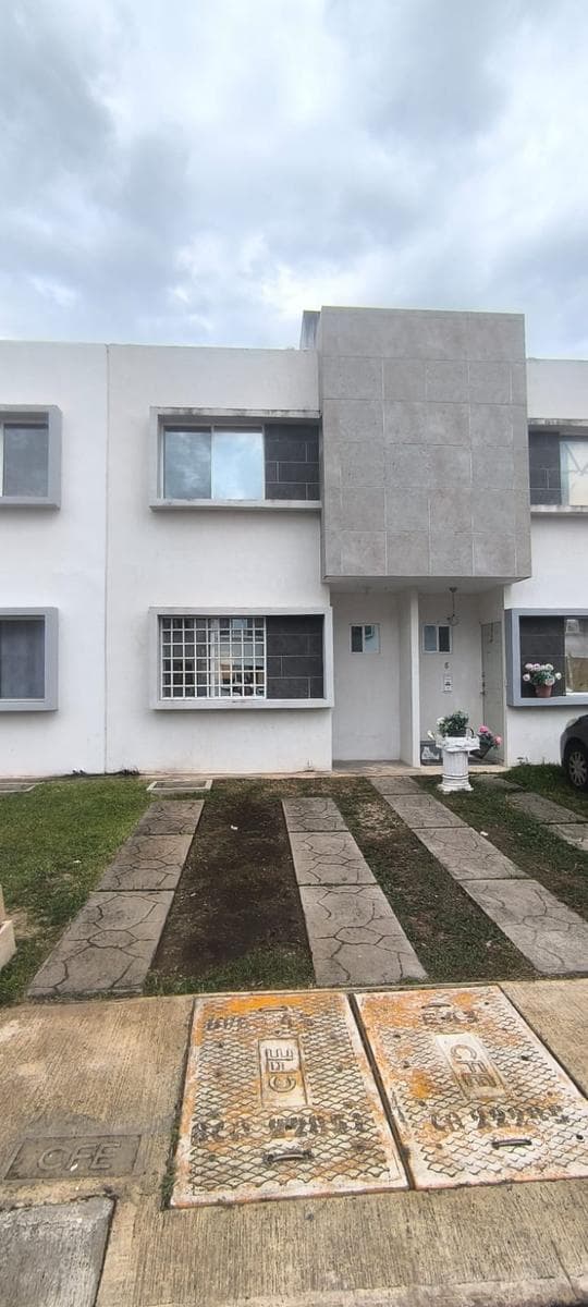 HOUSE FOR RENT IN JARDINES DEL SUR 4 RESIDENTIAL COMPLEX, AV 135, CANCUN, SOUTH ZONE