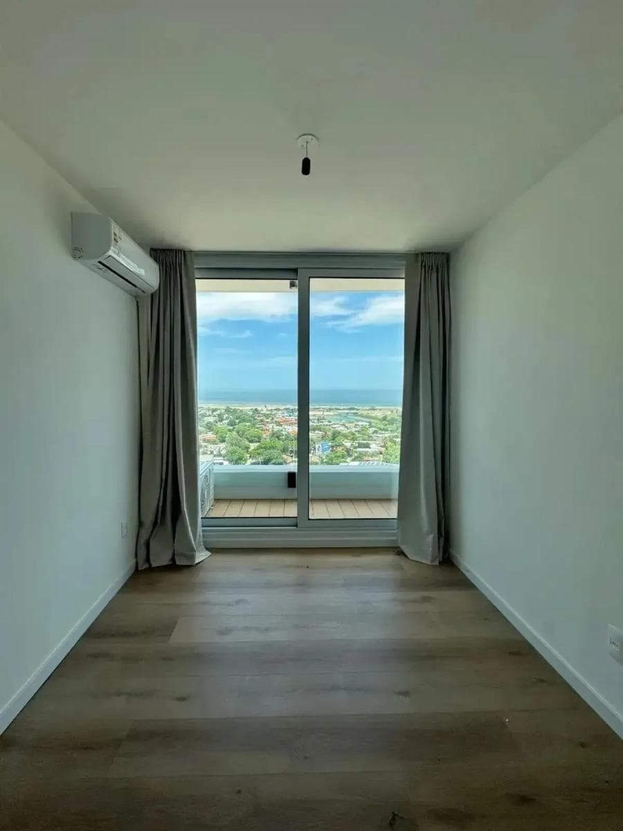 Ventura Tower Carrasco 1-Bedroom Apartment with Balcony