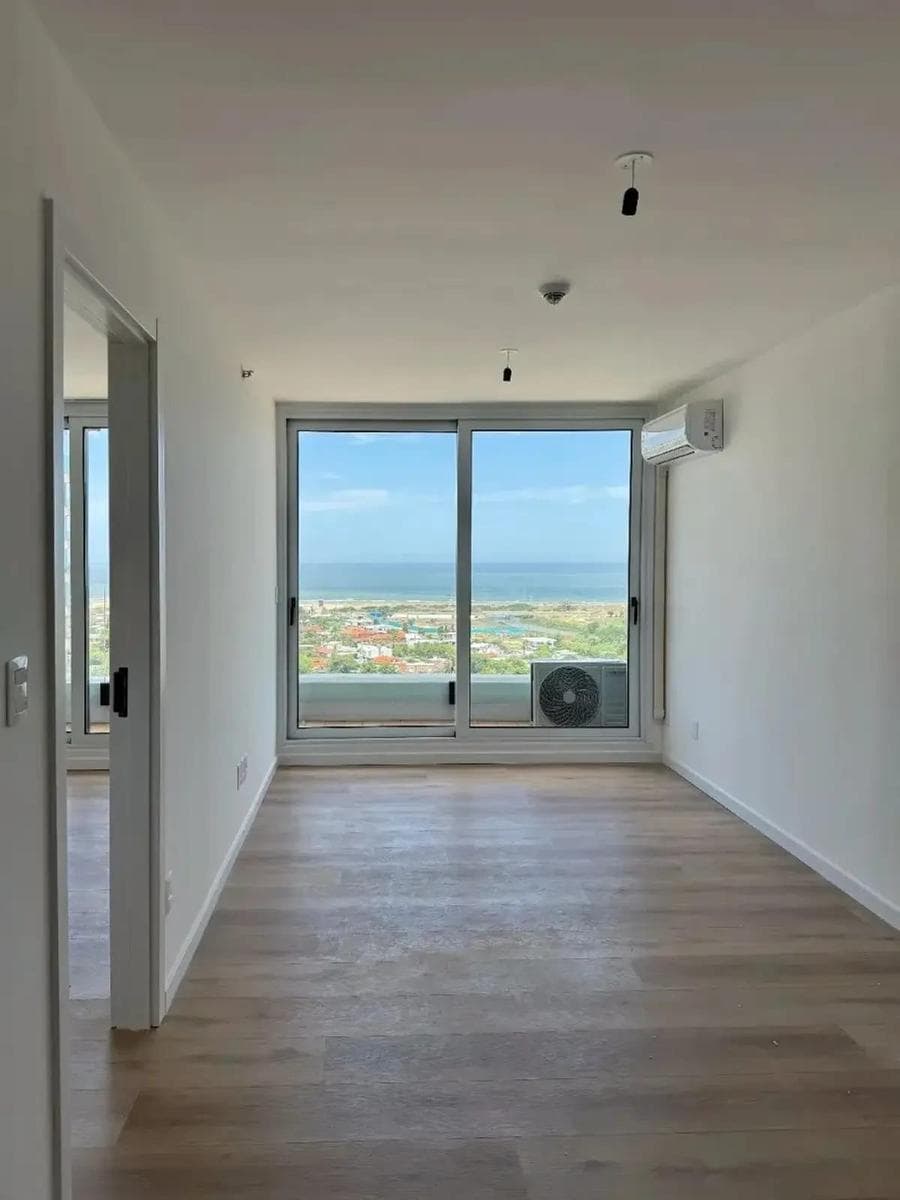 Ventura Tower Carrasco 1-Bedroom Apartment with Balcony