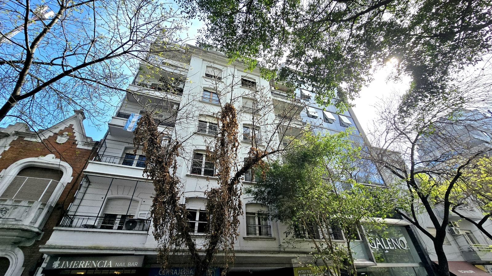 Departamento de 3 ambientes en venta en Belgrano con dependencia