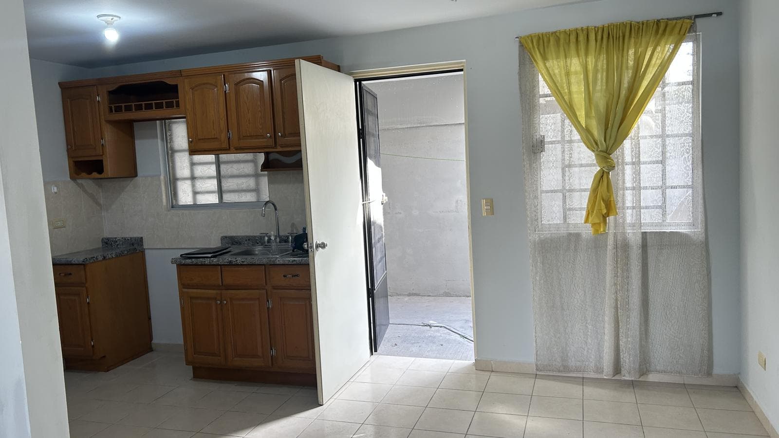 House for Rent a Few Blocks from Lincoln Avenue and Libramiento