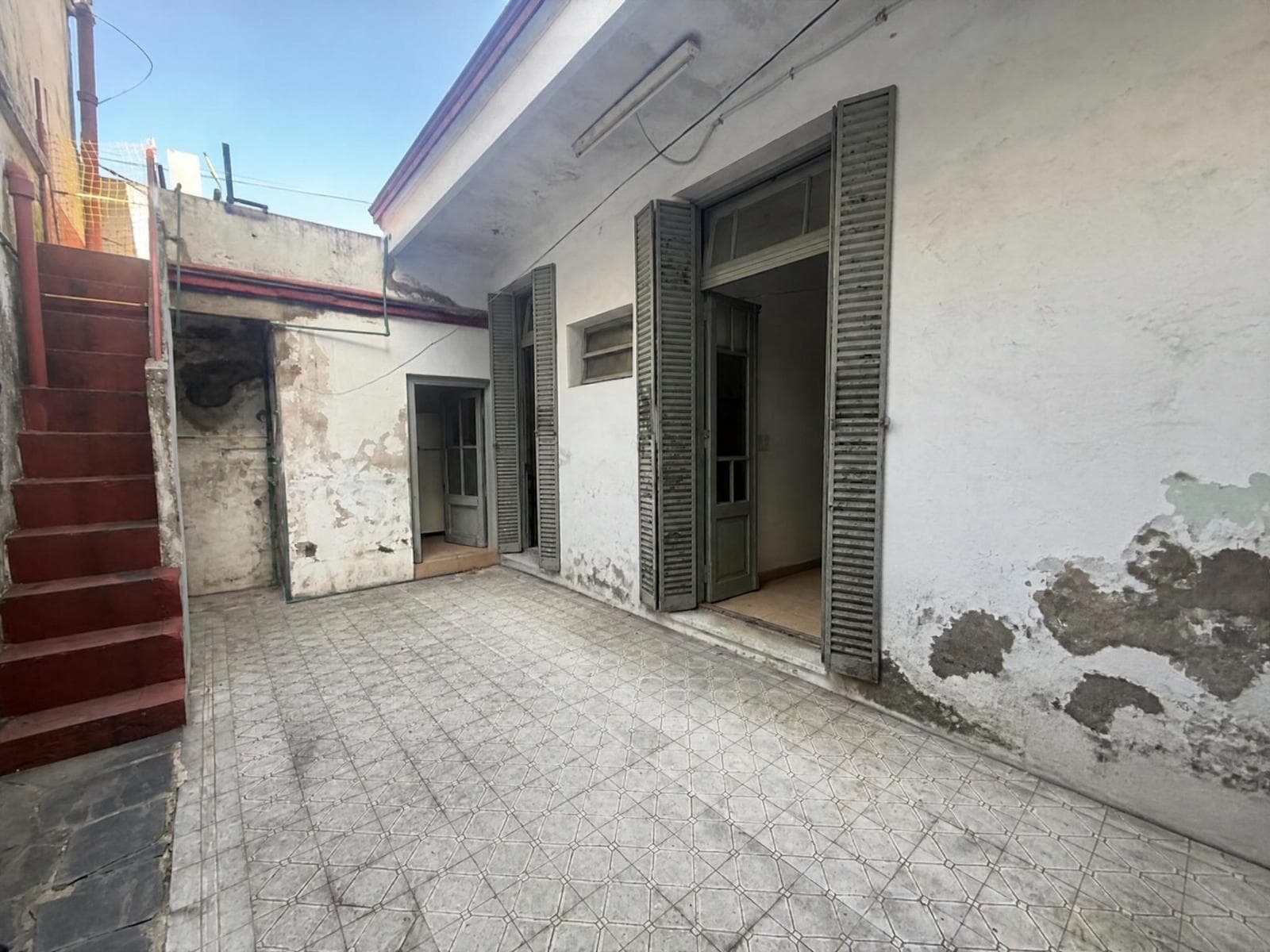 2-Room Penthouse for Sale with Private Patio and Terrace in Villa Santa Rita