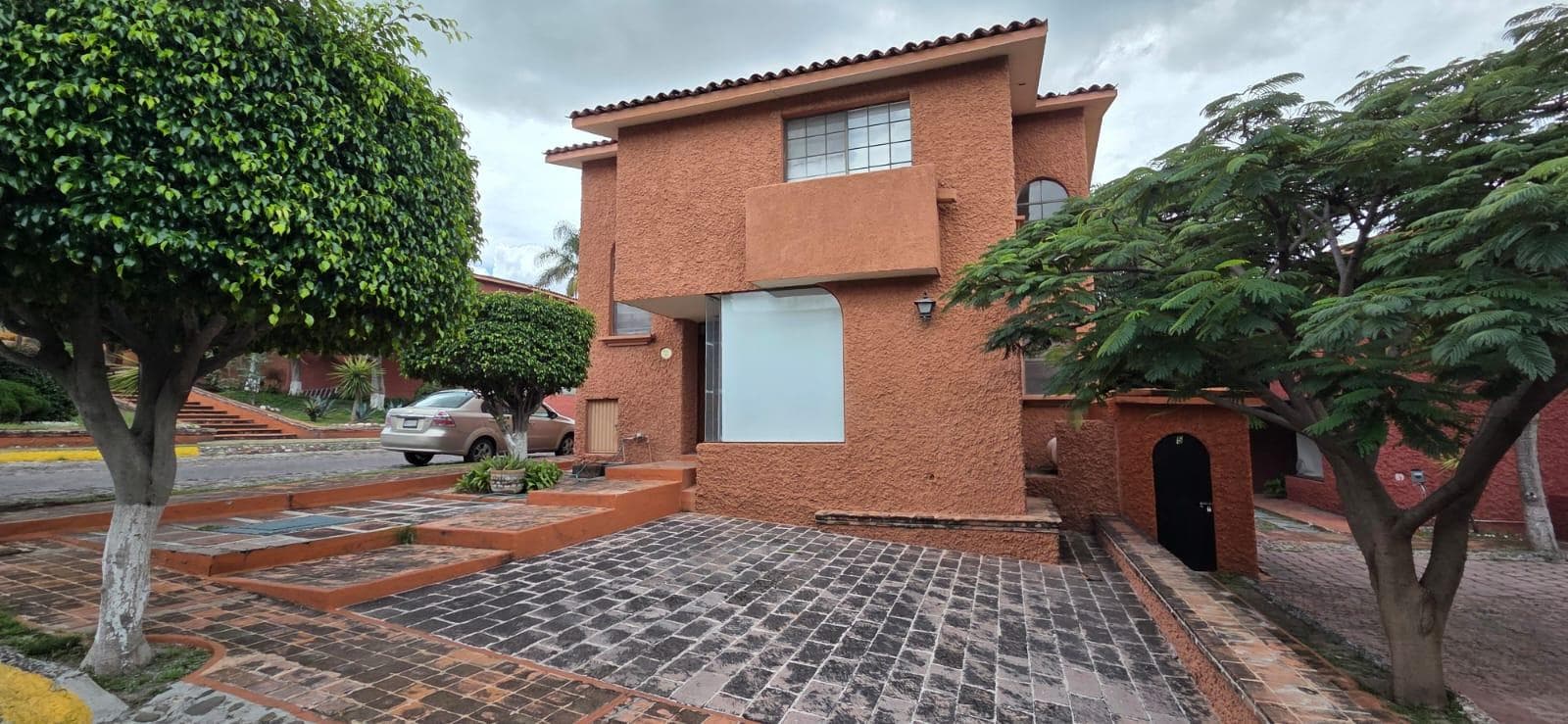 House in a condominium complex in the La Alhambra Residential Community