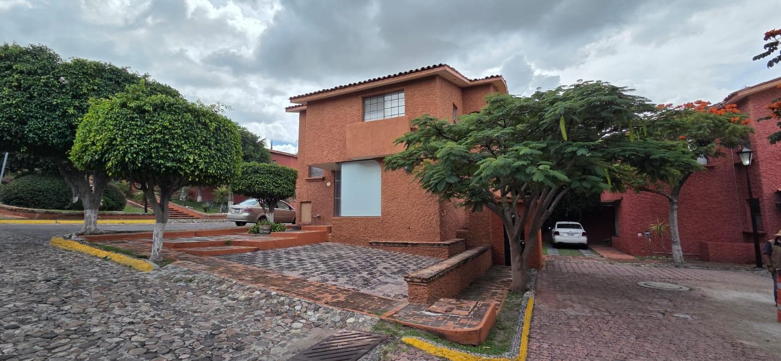 House in a condominium complex in the La Alhambra Residential Community