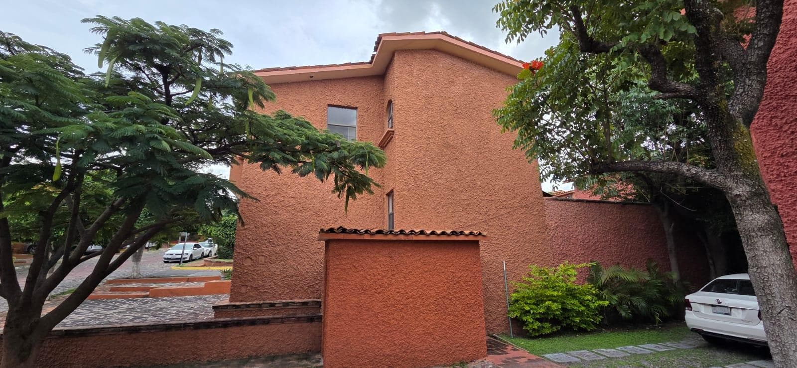 House in a condominium complex in the La Alhambra Residential Community
