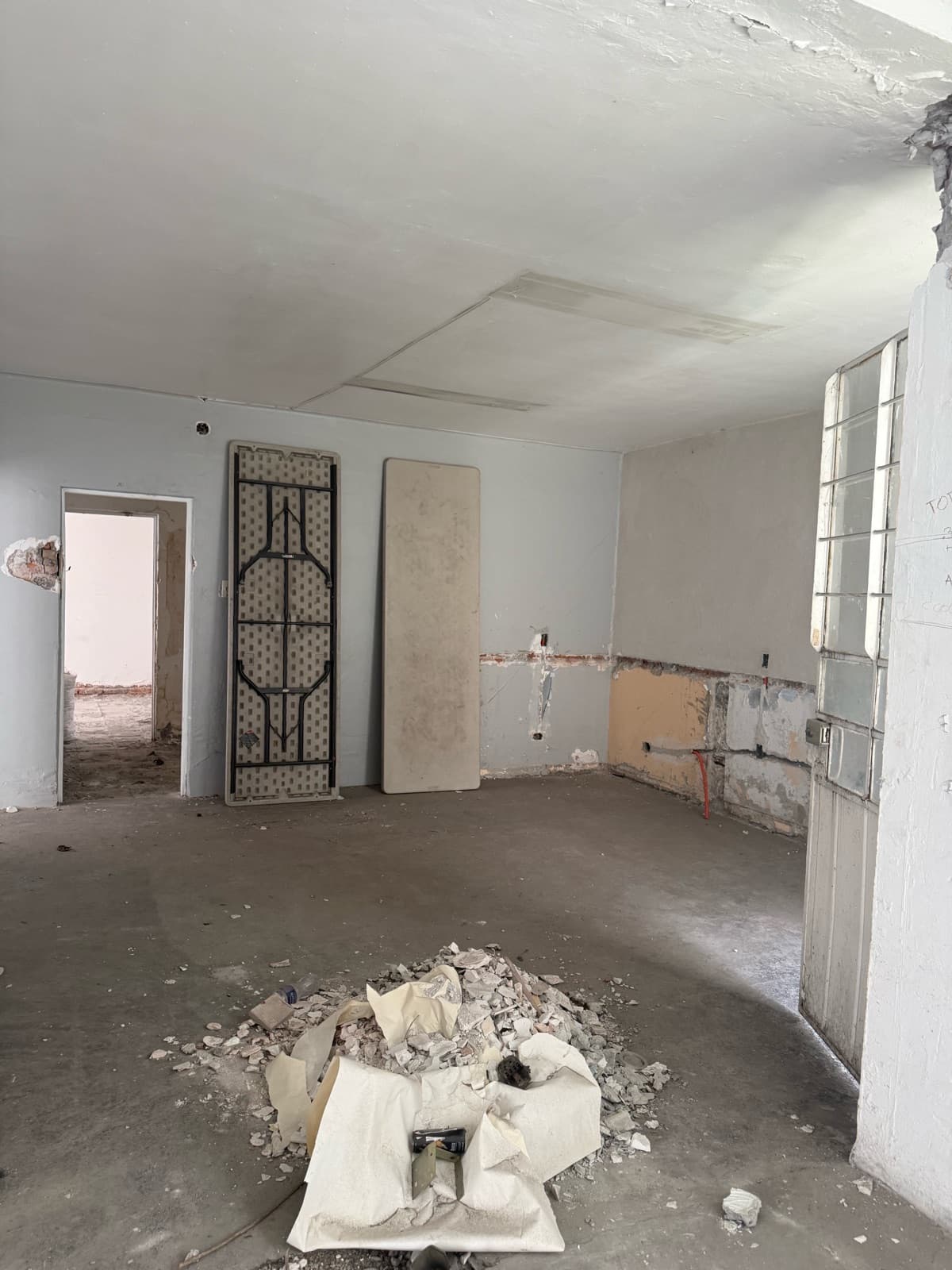 House for sale in Naples, Benito Juárez—needs remodeling