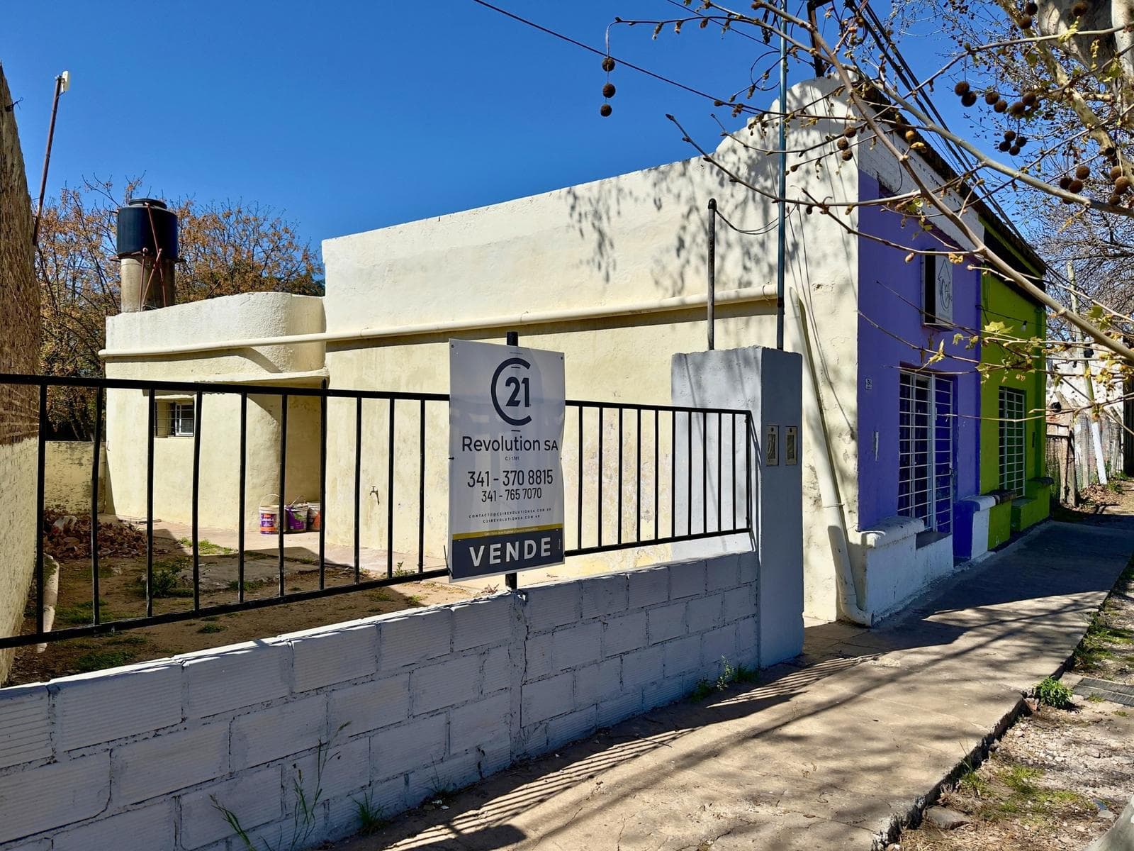 565 m² lot with 2 commercial spaces and 2 homes – Across from the Main Square, Luis Palacios