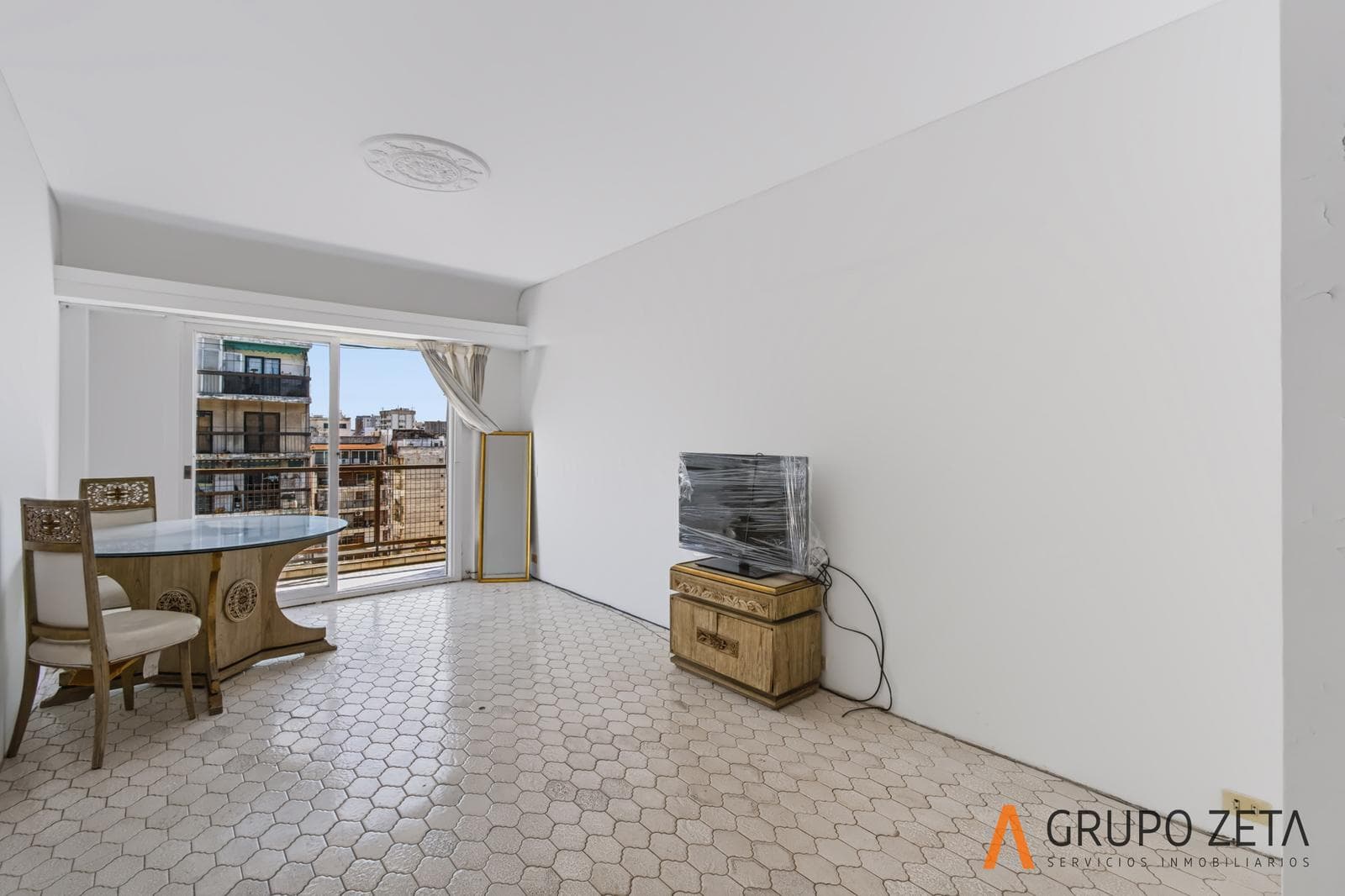 Venta duplex 3 ambientes en Balvanera. Piso alto. Muy luminoso. 81m2