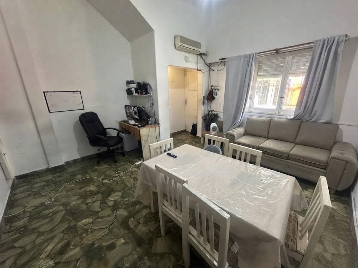 PH a refaccionar en venta en Flores 2 ambientes con patio - Oportunidad