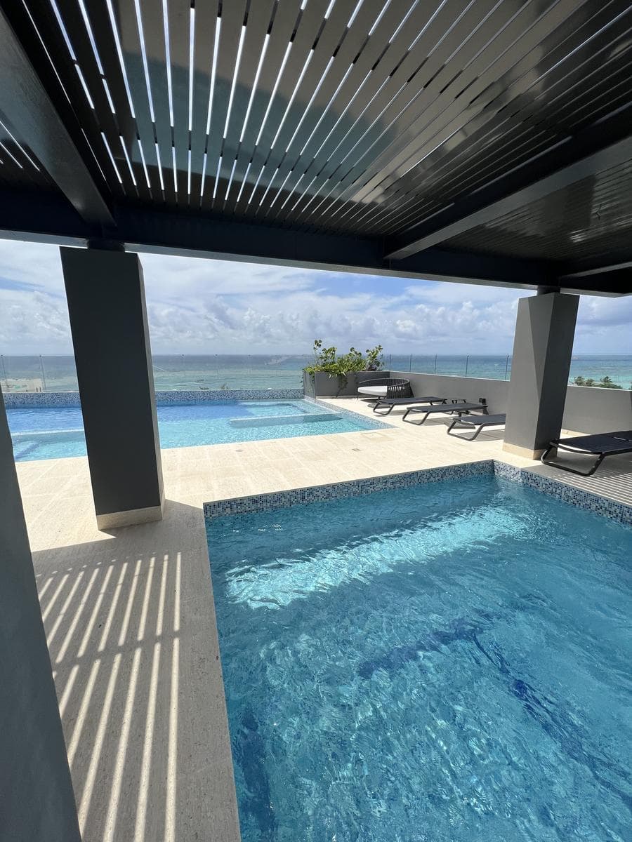 For Sale | 2-Bedroom Apartment with Lock-Off and Partial Ocean View – Singular Dream