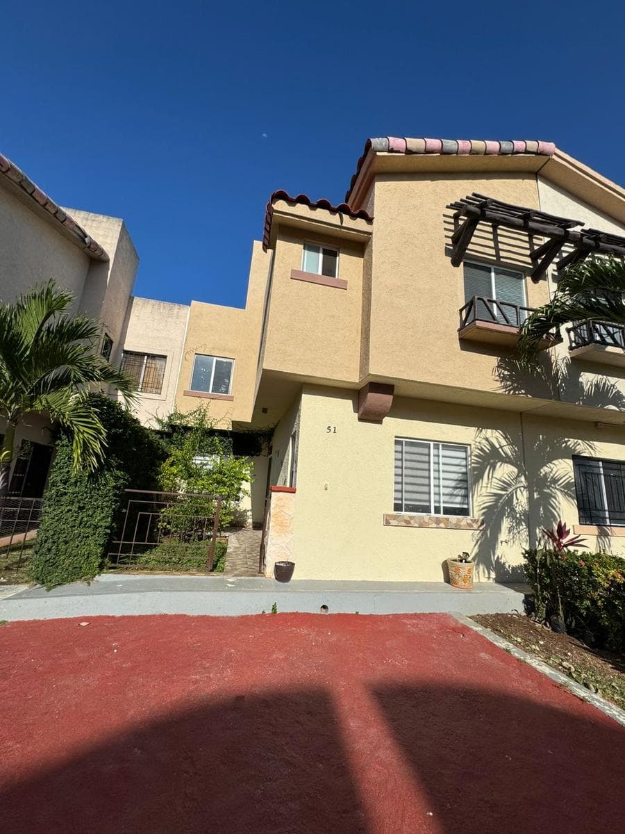 Unfurnished House for Rent in the Catania Residential Complex—Avenida Roble