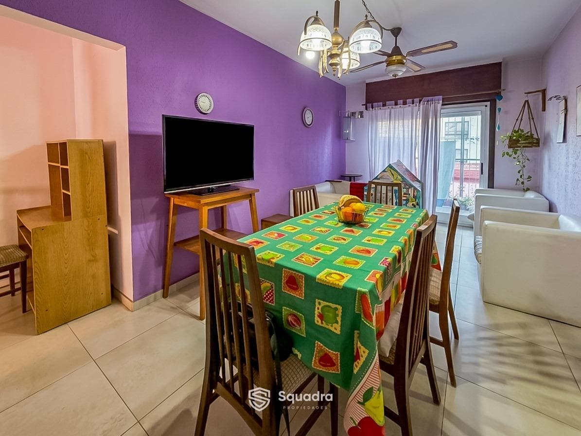 FOR SALE - 2-bedroom apartment with a balcony - Rep. de la Sexta neighborhood, Rosario.