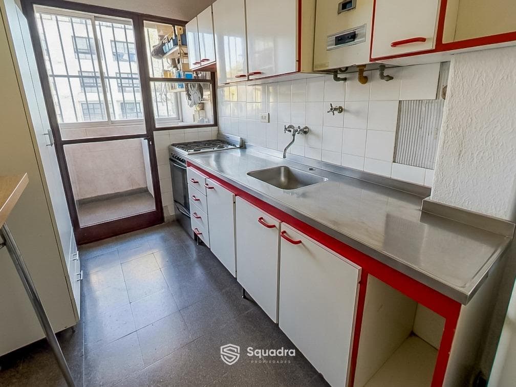 FOR SALE - 2-bedroom apartment with a balcony - Rep. de la Sexta neighborhood, Rosario.